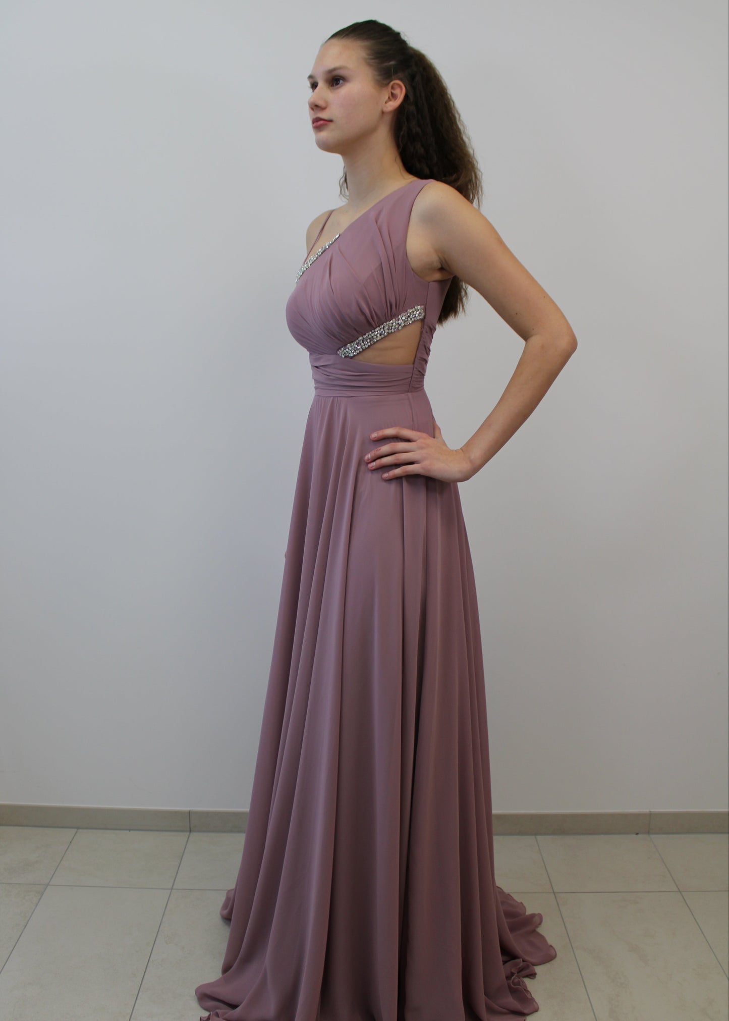 Kleid mit One-Shoulder und Cutout‘s