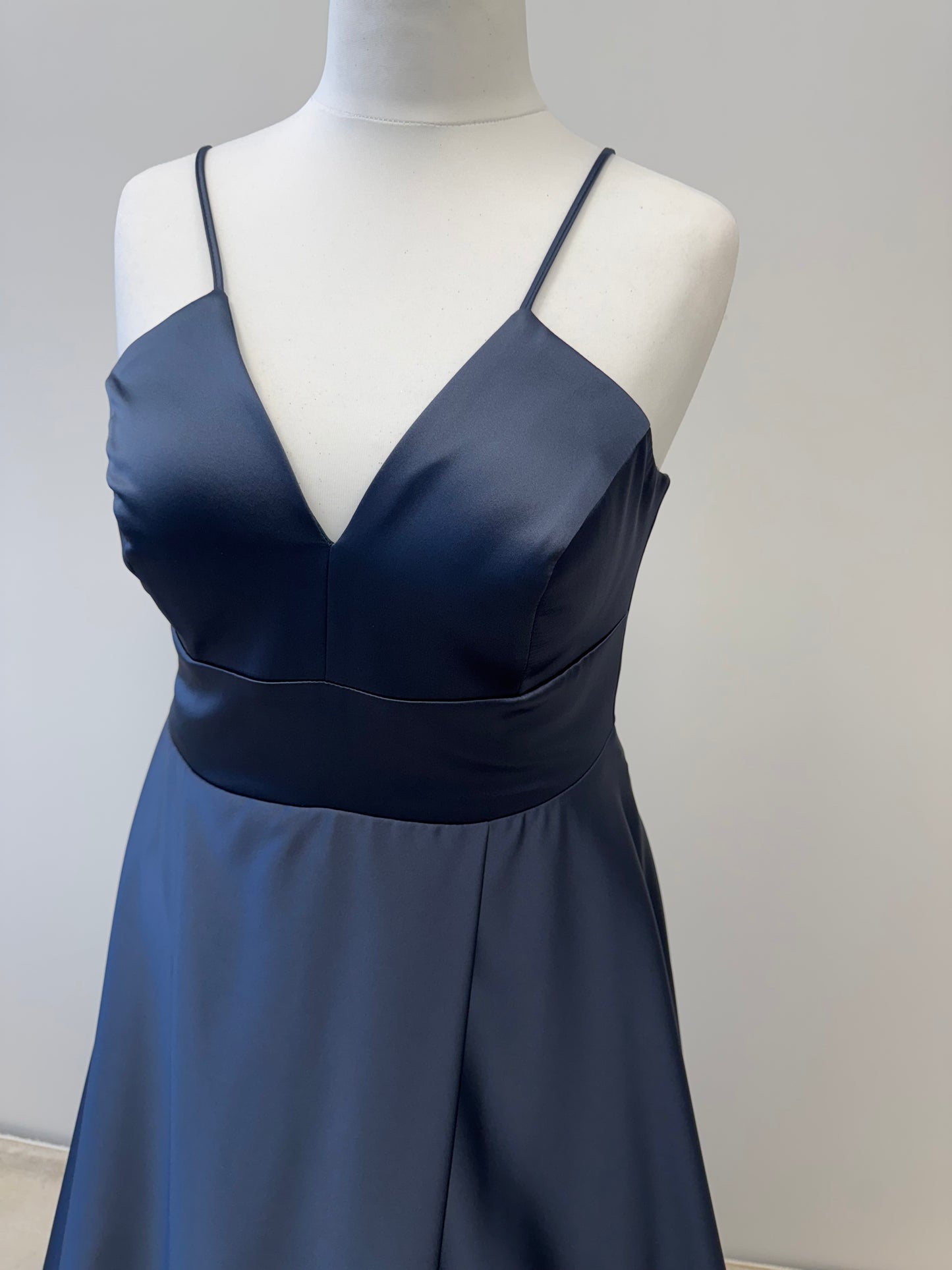 Elegantes A-Linien-Abendkleid mit Schnürung im Rücken