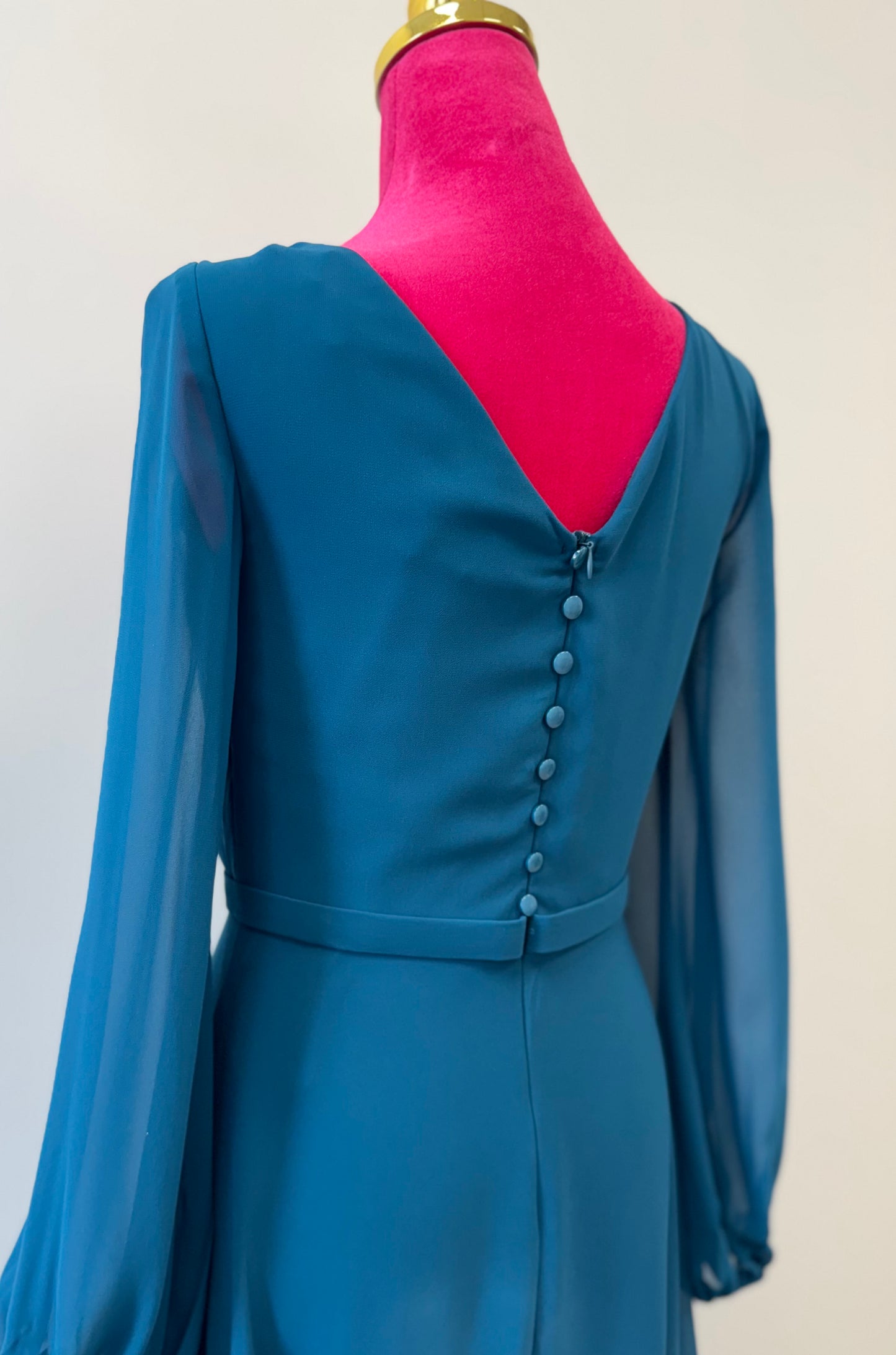 Abendkleid mit langen Chiffonärmeln