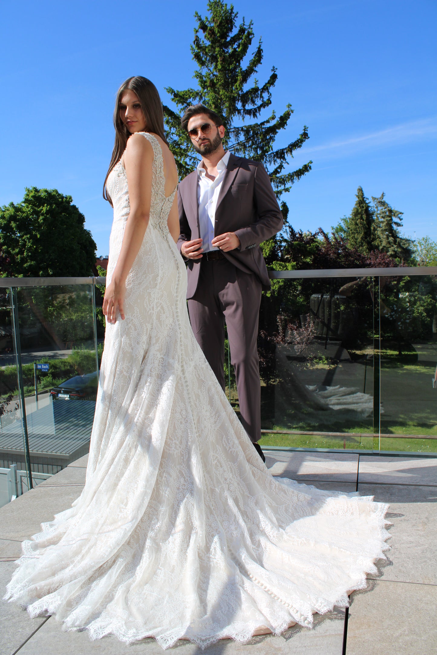 Exklusives Designer-Brautkleid im romantischen Vintage-Look – nur einmal verfügbar