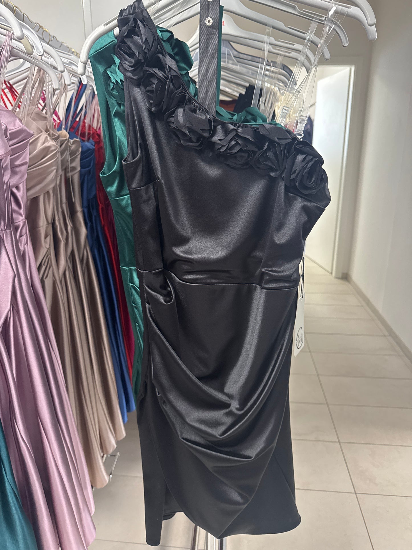 Elegantes One-Shoulder Minikleid mit floralen Details CZ-8009 CZ-8008