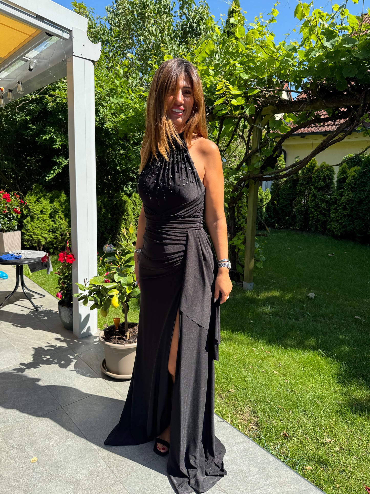 Elegantes besticktes Neckholder-Abendkleid DWT-10007
