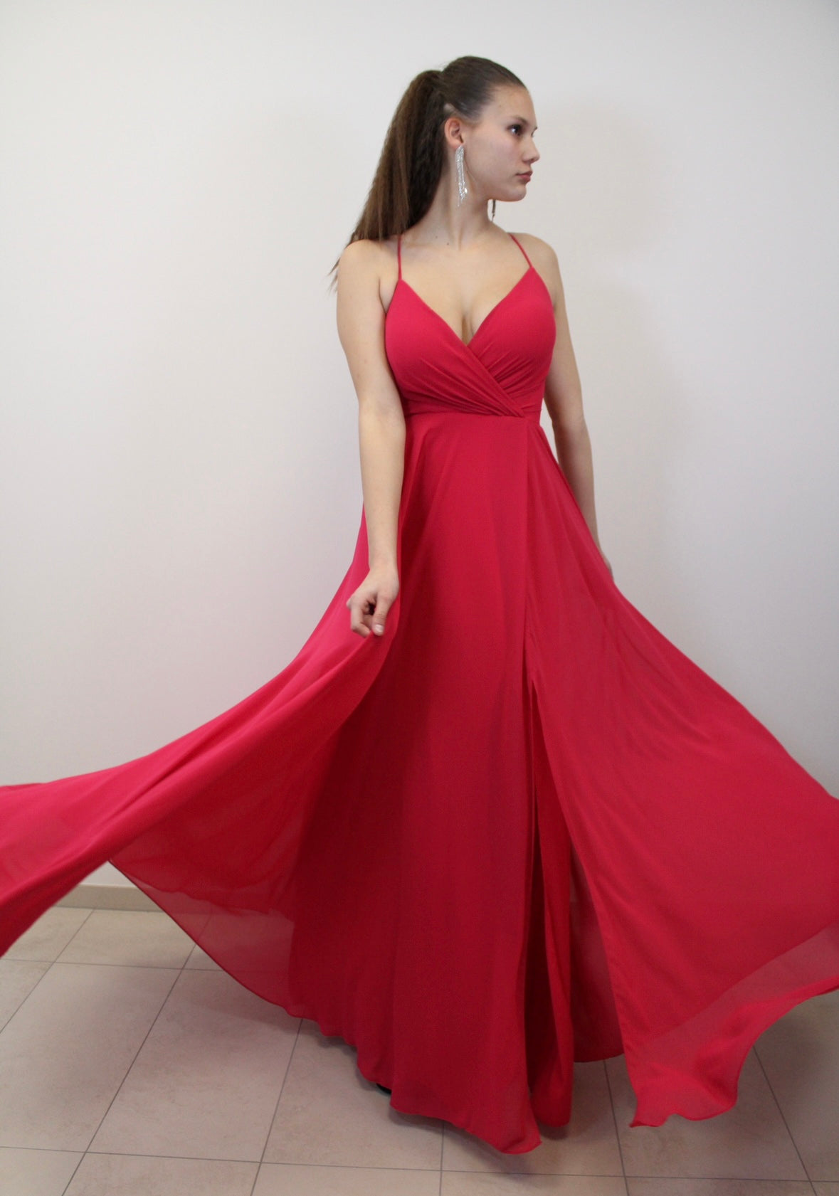 Fließendes Abendkleid mit zarter Schnürung