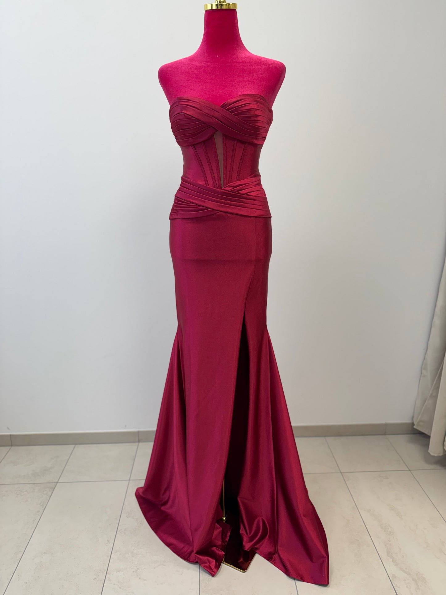 Elegantes trägerloses Abendkleid mit strukturierter Corsage INV-80002 INV-80001