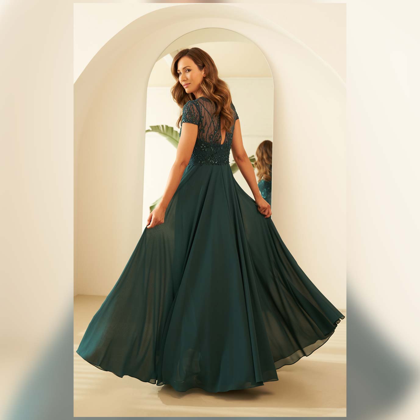 Edles Abendkleid mit transparentem Spitzenoberteil LUX-90007