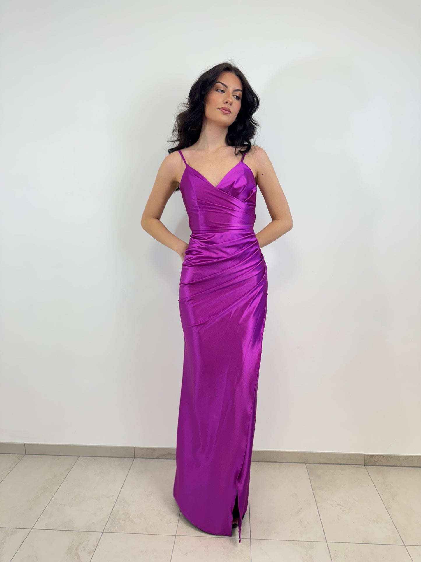 Enges Kleid in Wickeloptik