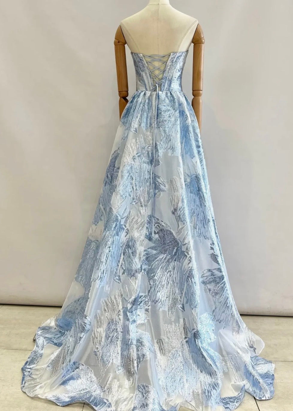 Elegantes Ballkleid mit Jacquardmuster LAU-80011 LAU-80012