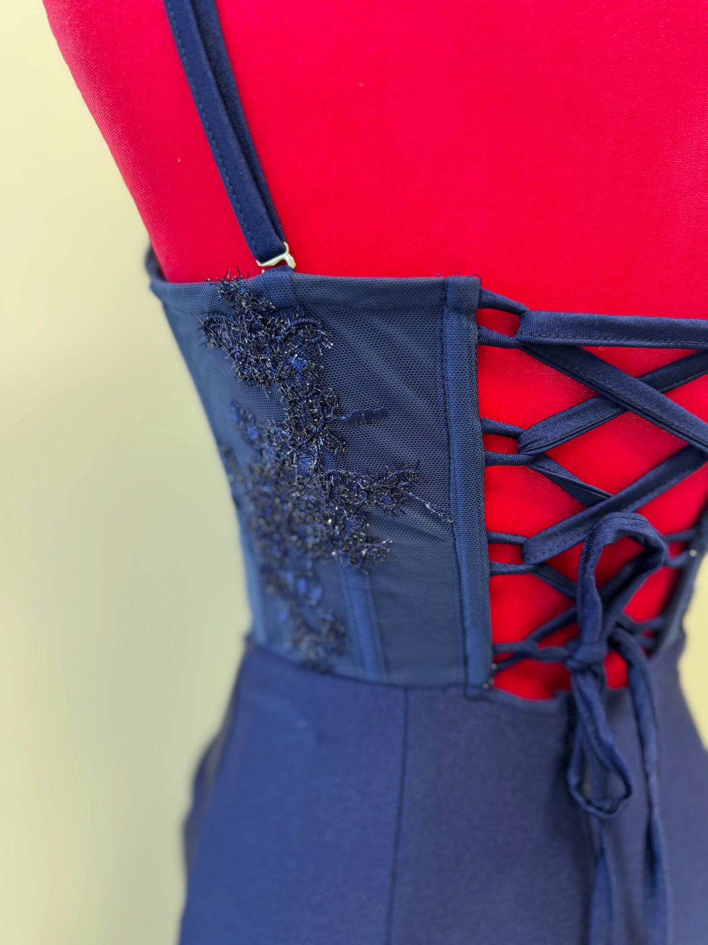 Elegantes langes Corsagenkleid