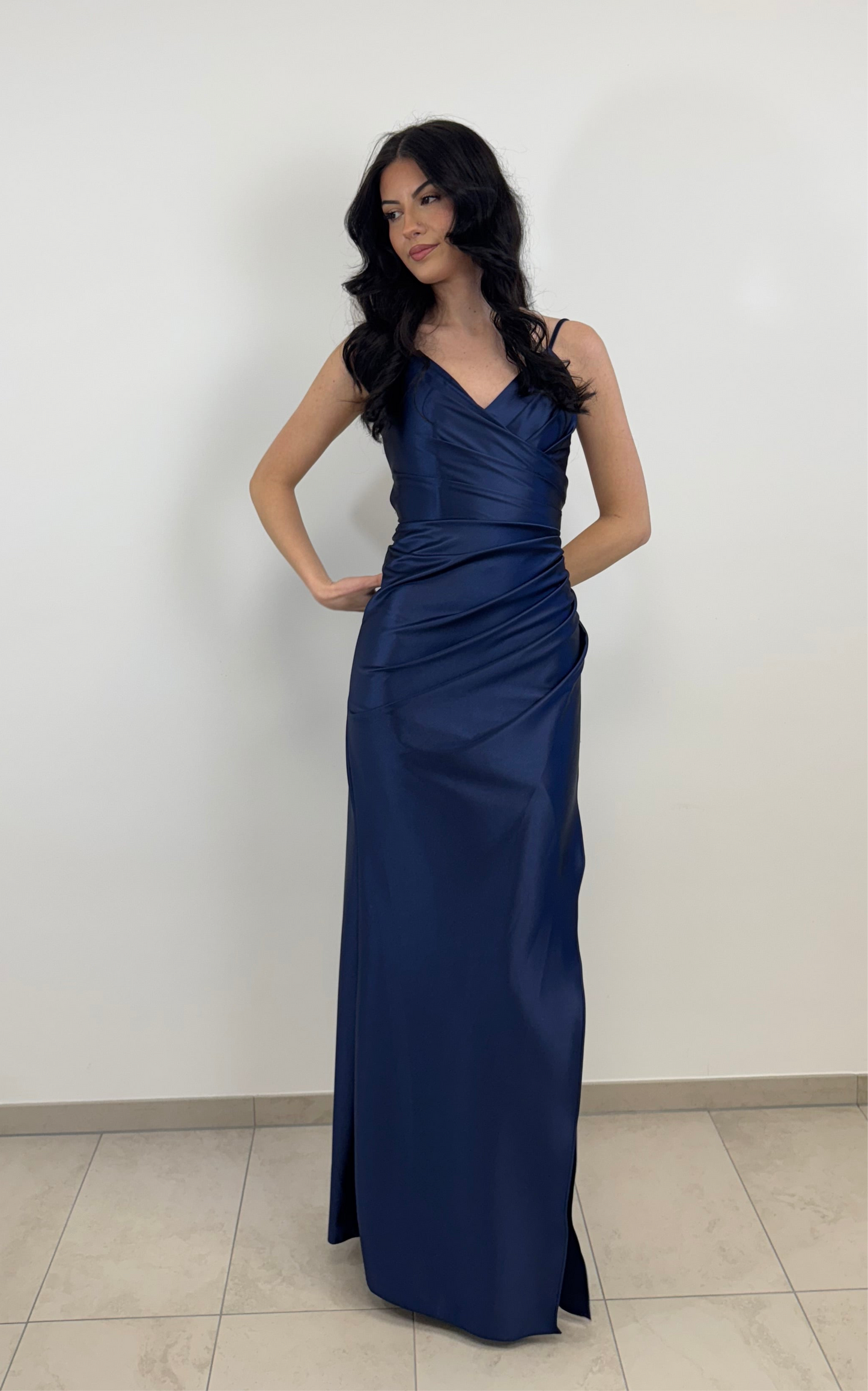 Enges Kleid in Wickeloptik