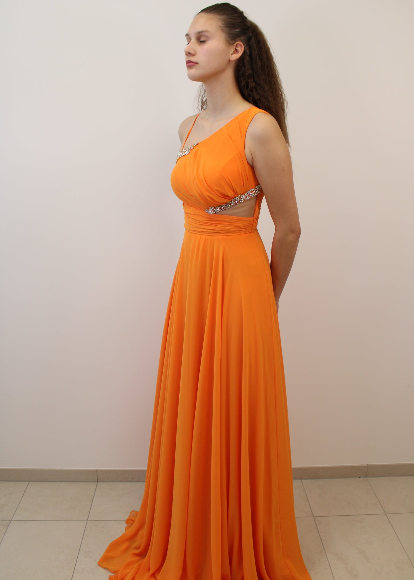 Kleid mit One-Shoulder und Cutout‘s