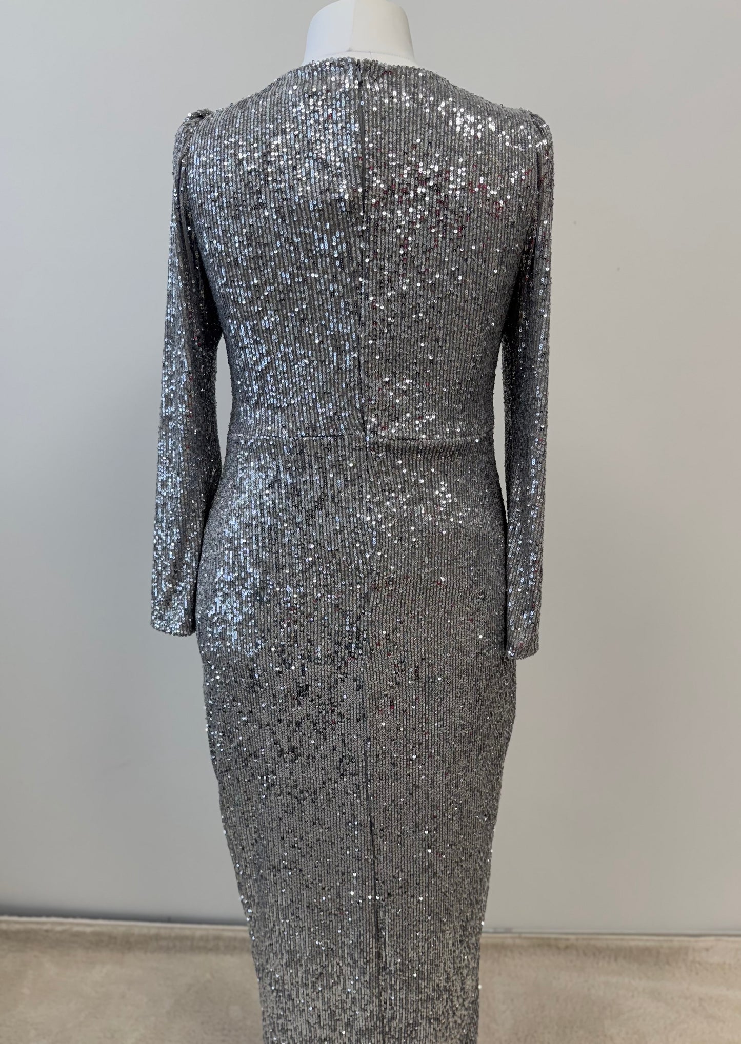 Edles Pailletten-Abendkleid in Wickeloptik