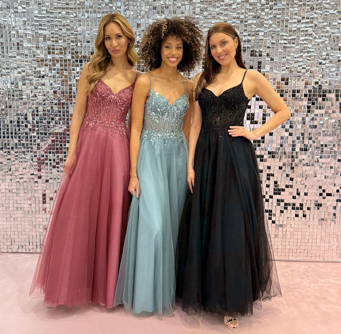 Elegantes Tüll-Abendkleid mit zarter Spitze LUX-90010 LUX-90011