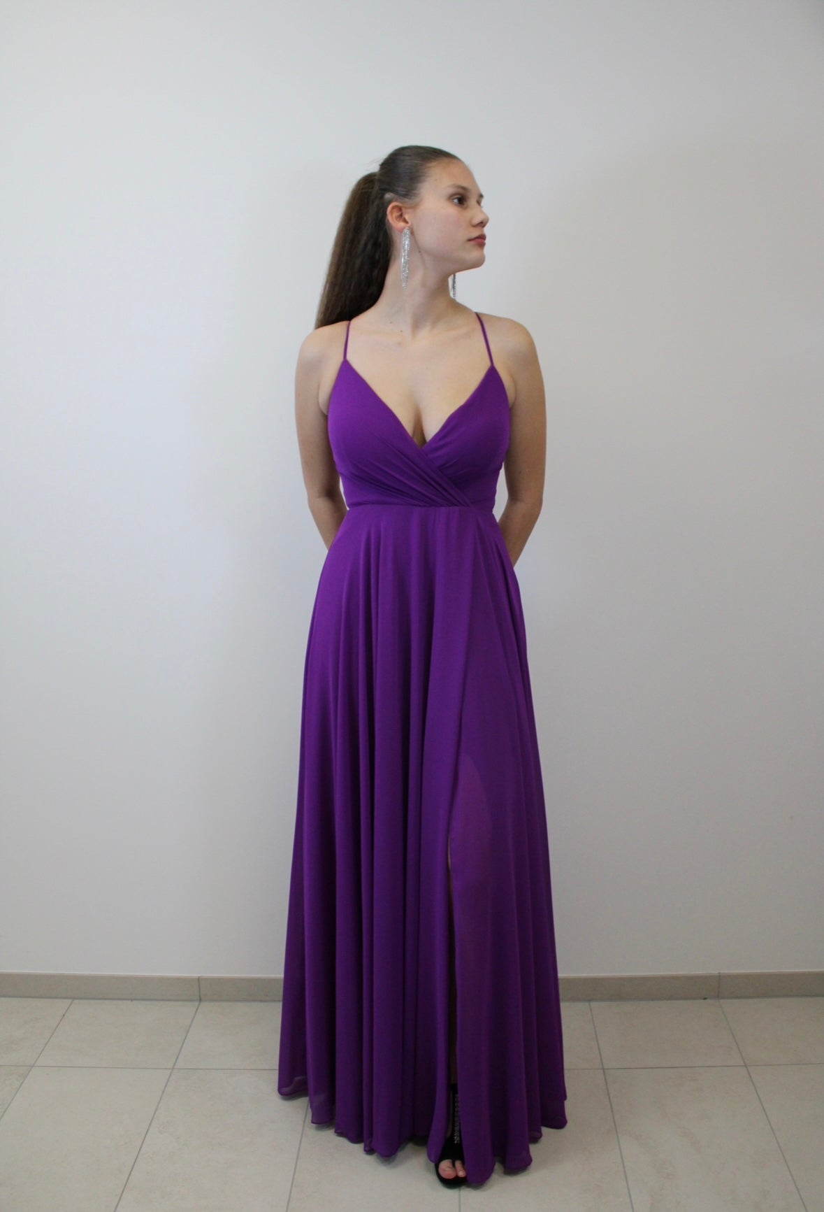 Fließendes Abendkleid mit zarter Schnürung