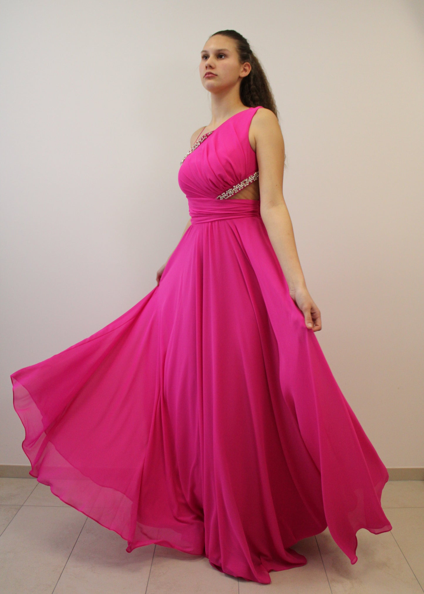 Kleid mit One-Shoulder und Cutout‘s