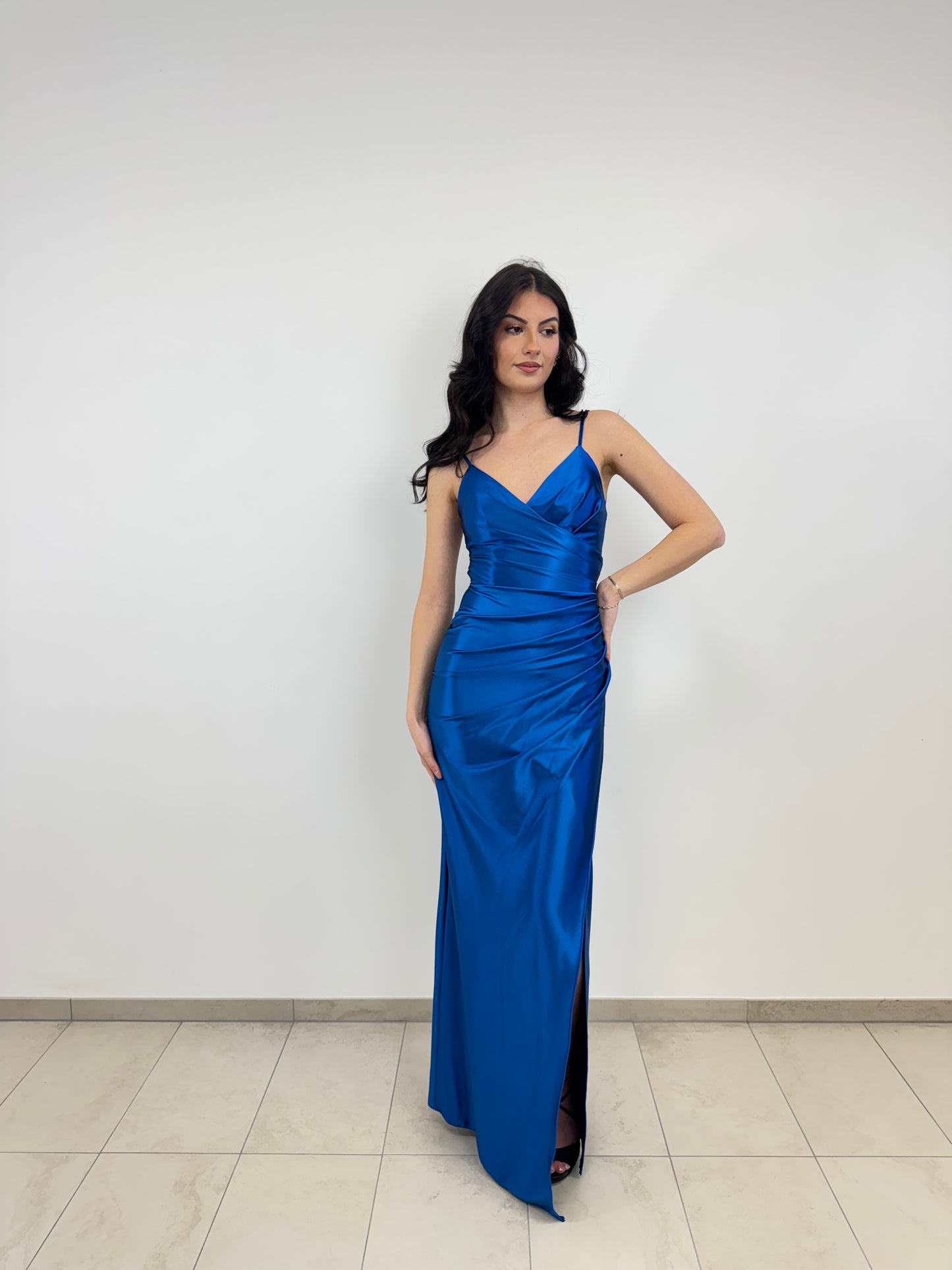 Enges Kleid in Wickeloptik