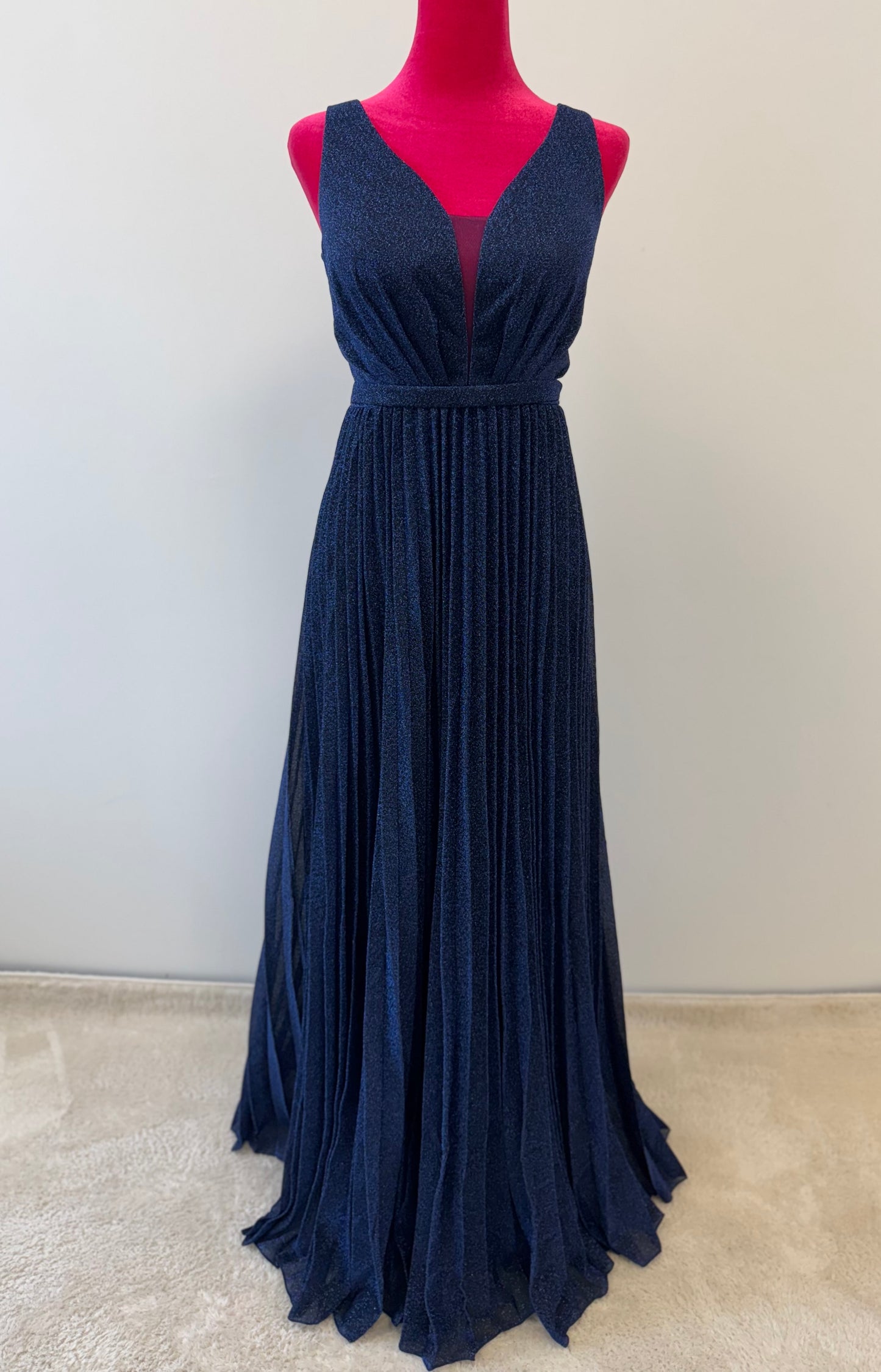 Elegantes Plissee-Abendkleid mit V-Ausschnitt