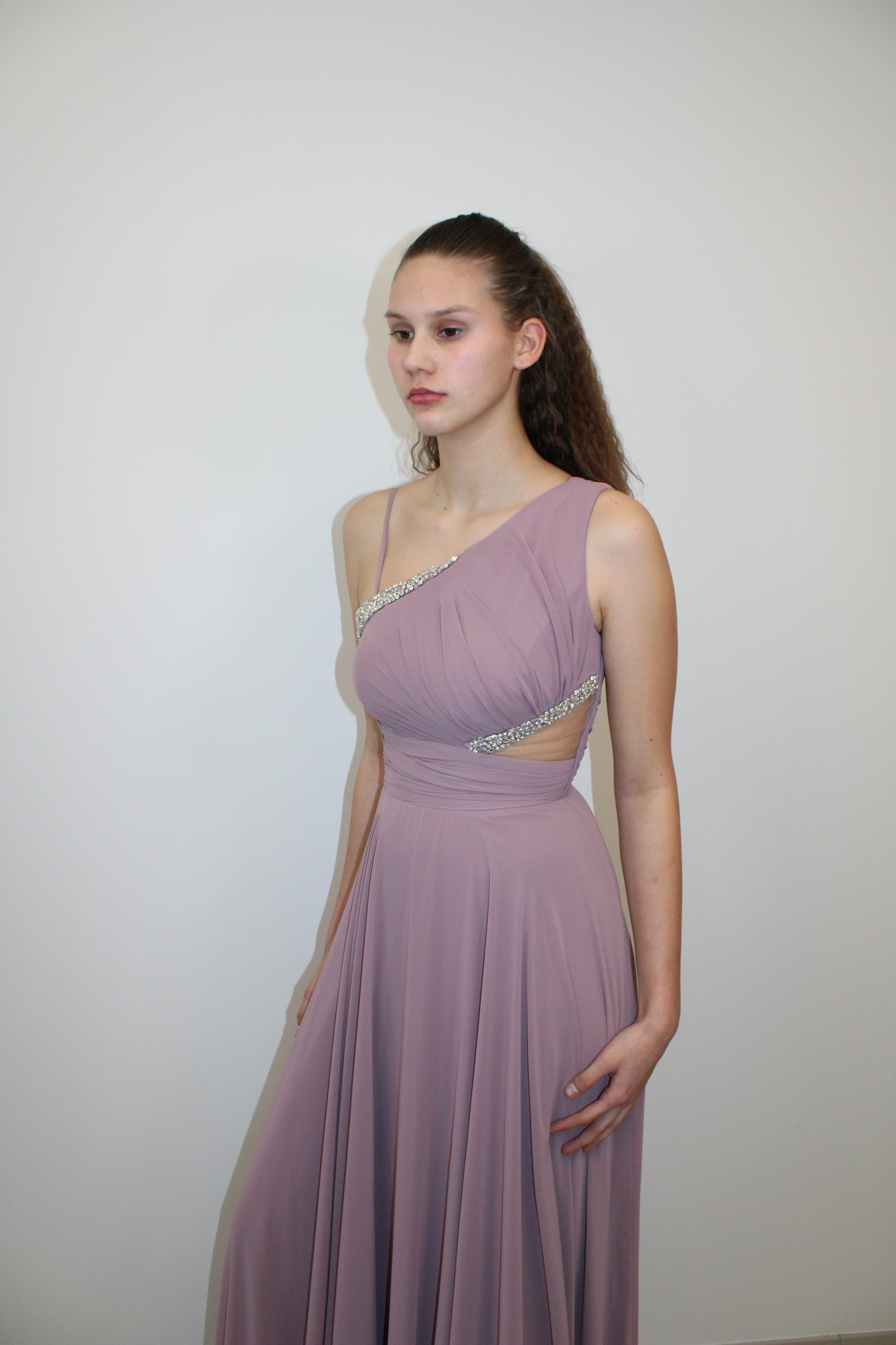 Kleid mit One-Shoulder und Cutout‘s