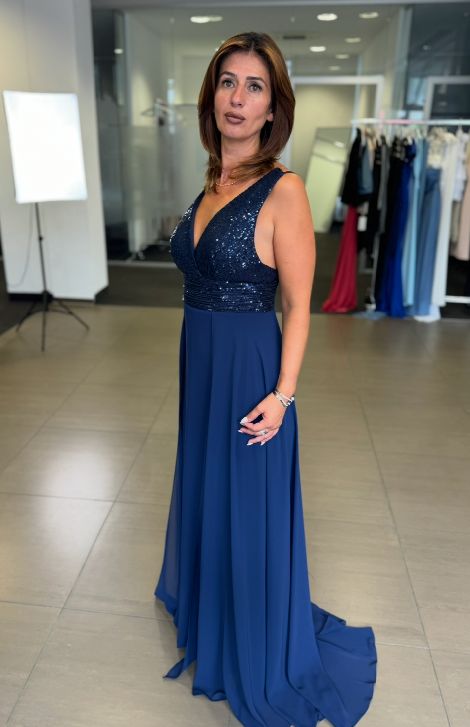 Elegantes Abendkleid mit Pailletten-Oberteil