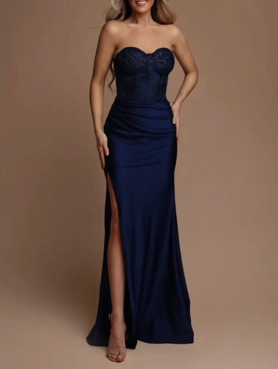 Elegantes langes Corsagenkleid