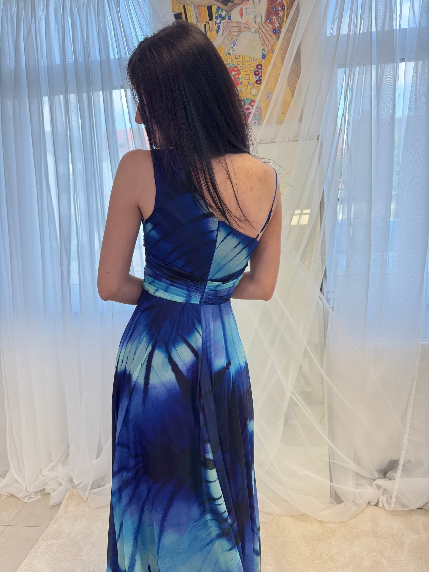 Kleid mit One-Shoulder und Cutout‘s