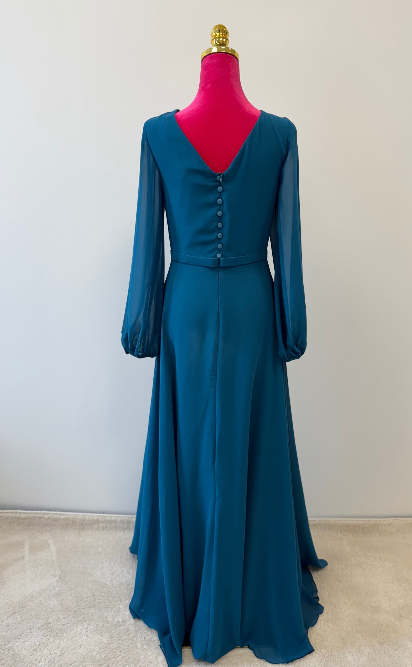Abendkleid mit langen Chiffonärmeln