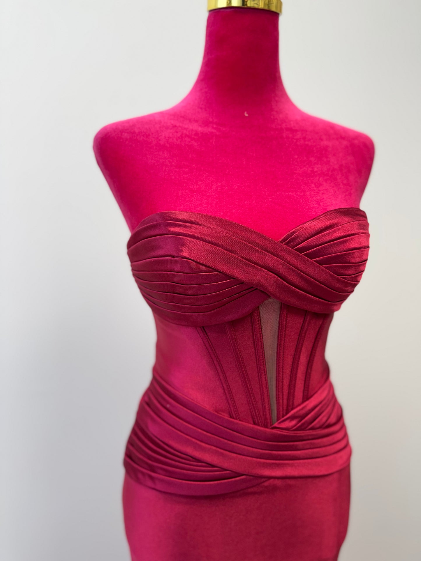Elegantes trägerloses Abendkleid mit strukturierter Corsage INV-80002 INV-80001