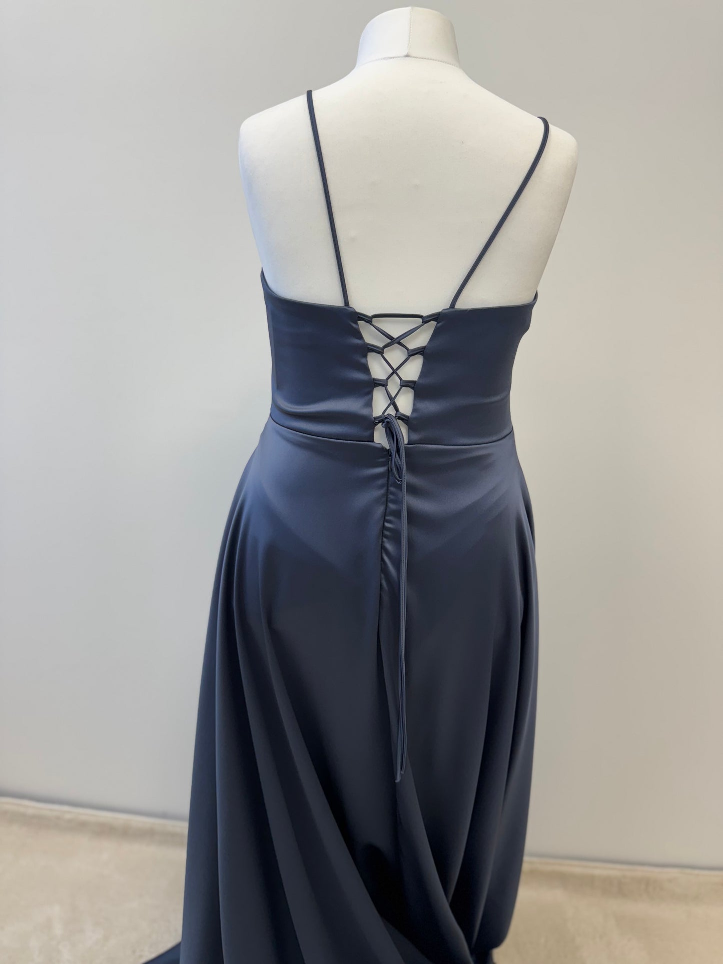 Elegantes A-Linien-Abendkleid mit Schnürung im Rücken