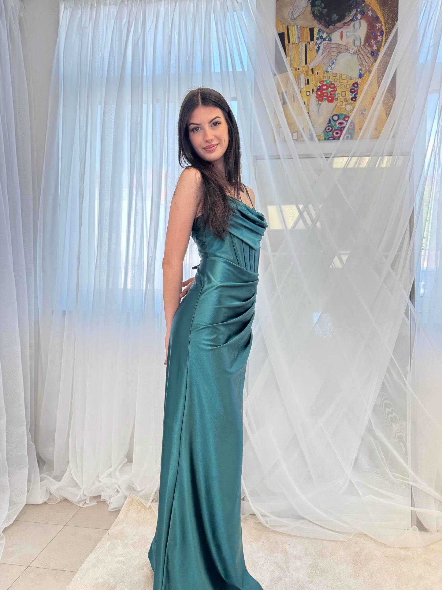 Figurbetontes drapiertes Kleid