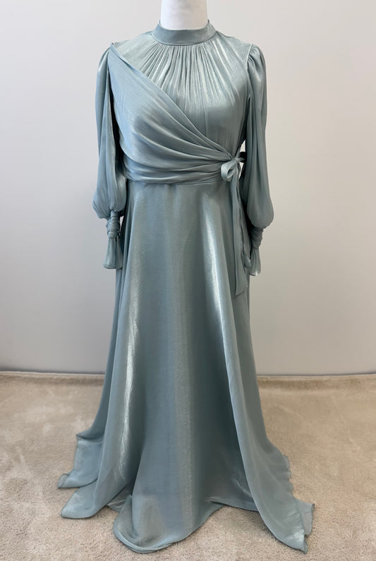 Elegantes Hijabi-Abendkleid mit edlem Schimmer
