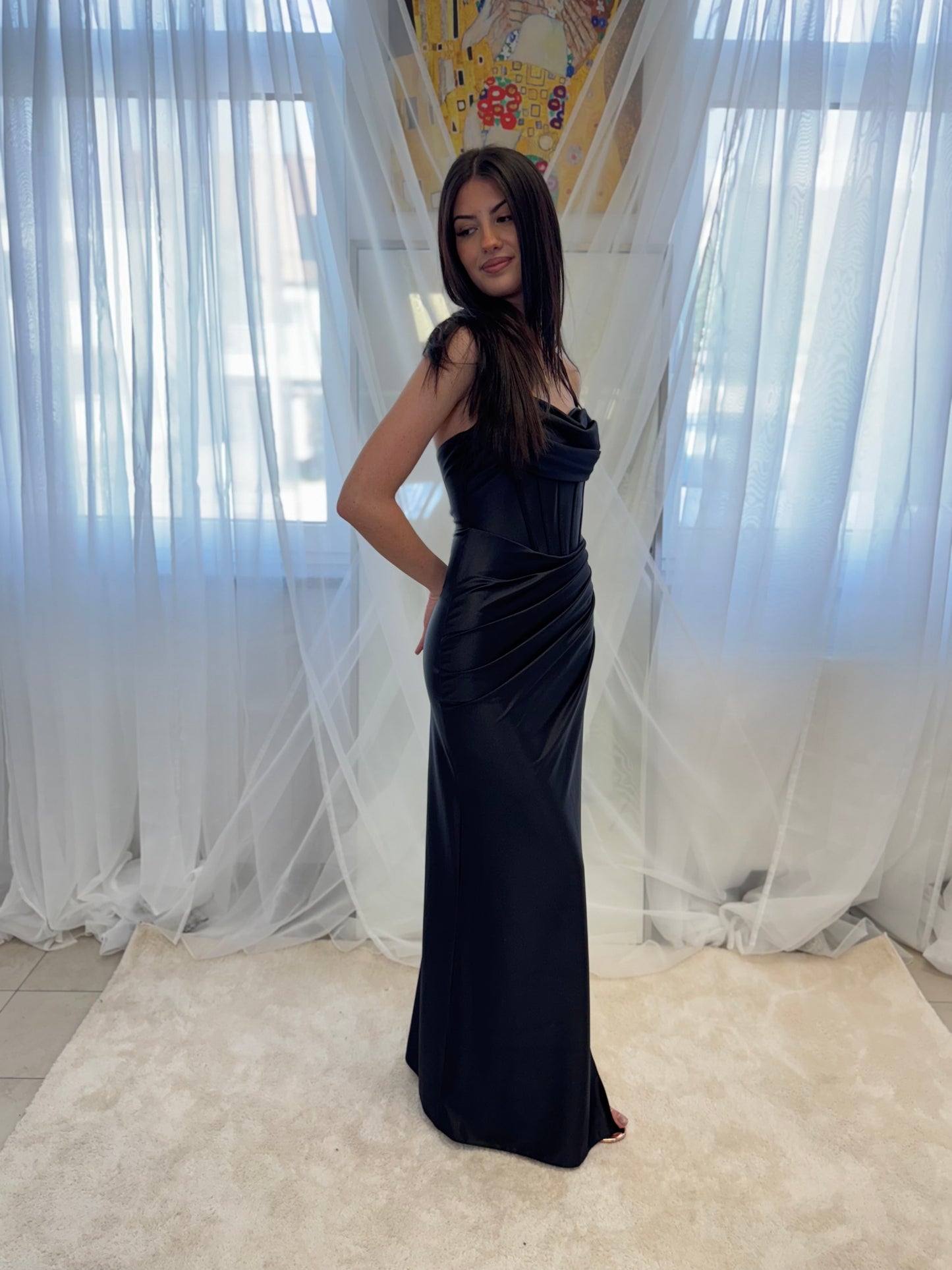 Figurbetontes drapiertes Kleid