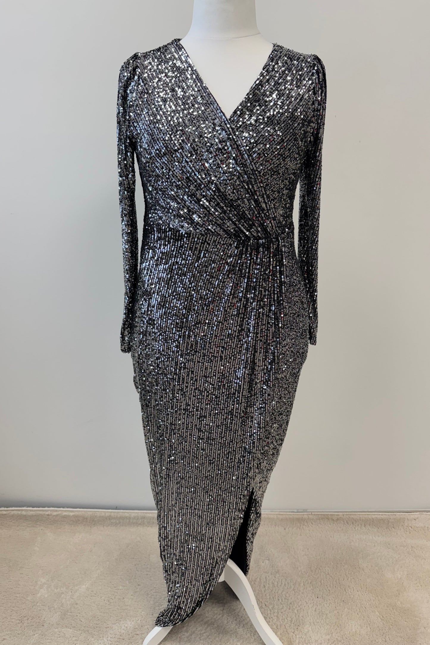 Edles Pailletten-Abendkleid in Wickeloptik