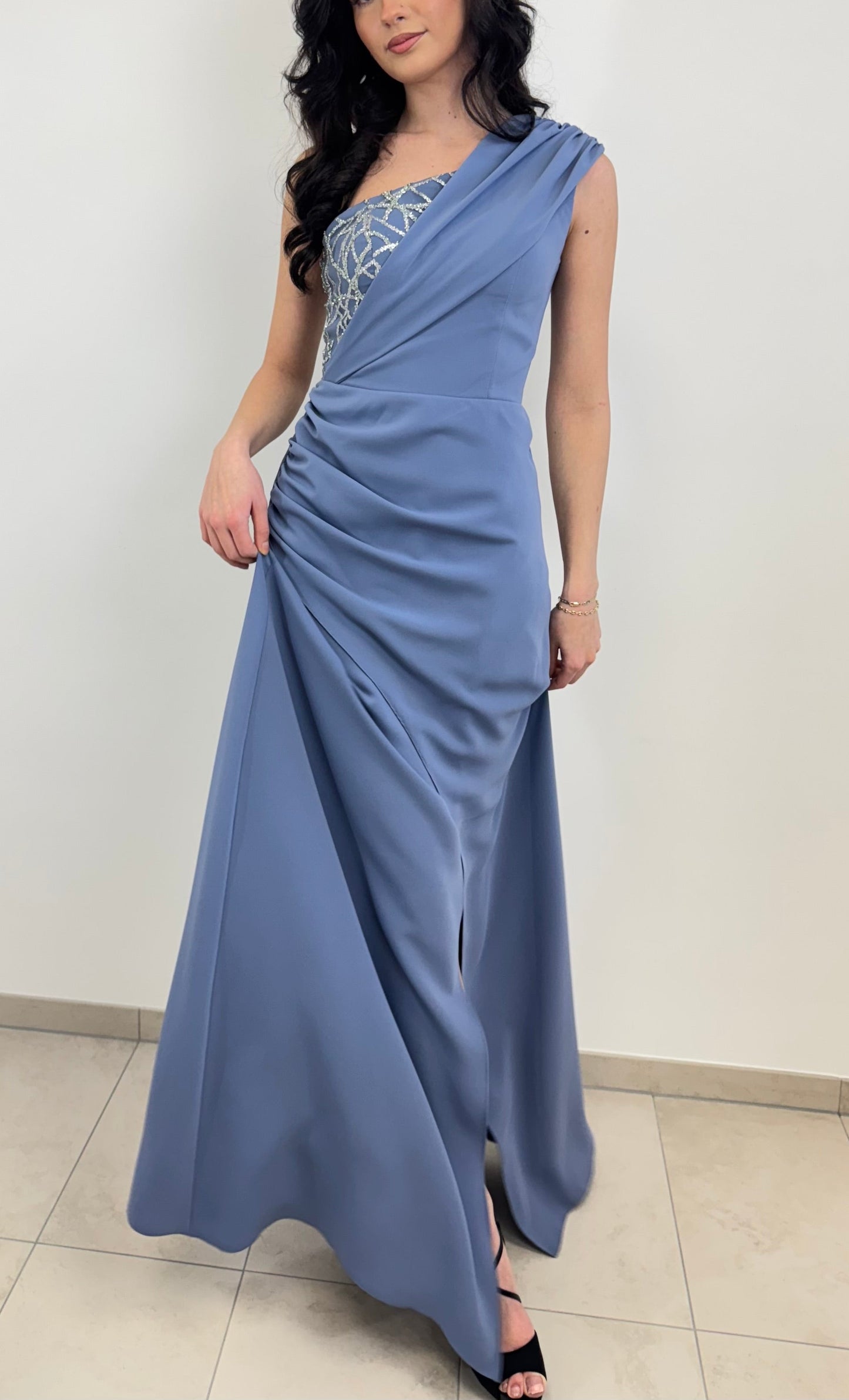 Asymmetrisches Kleid