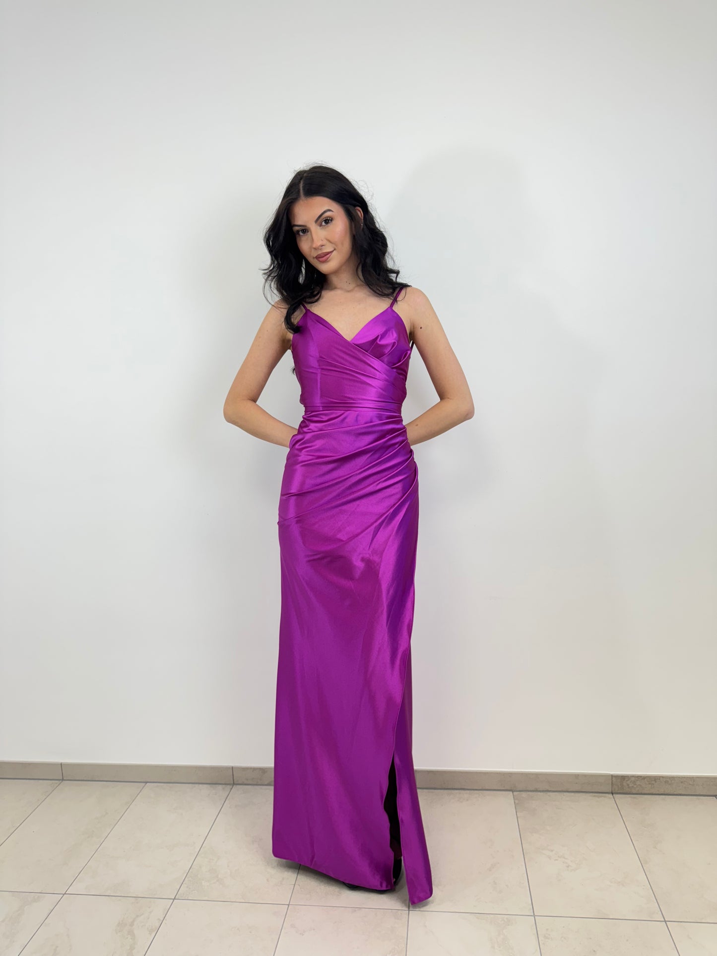 Enges Kleid in Wickeloptik