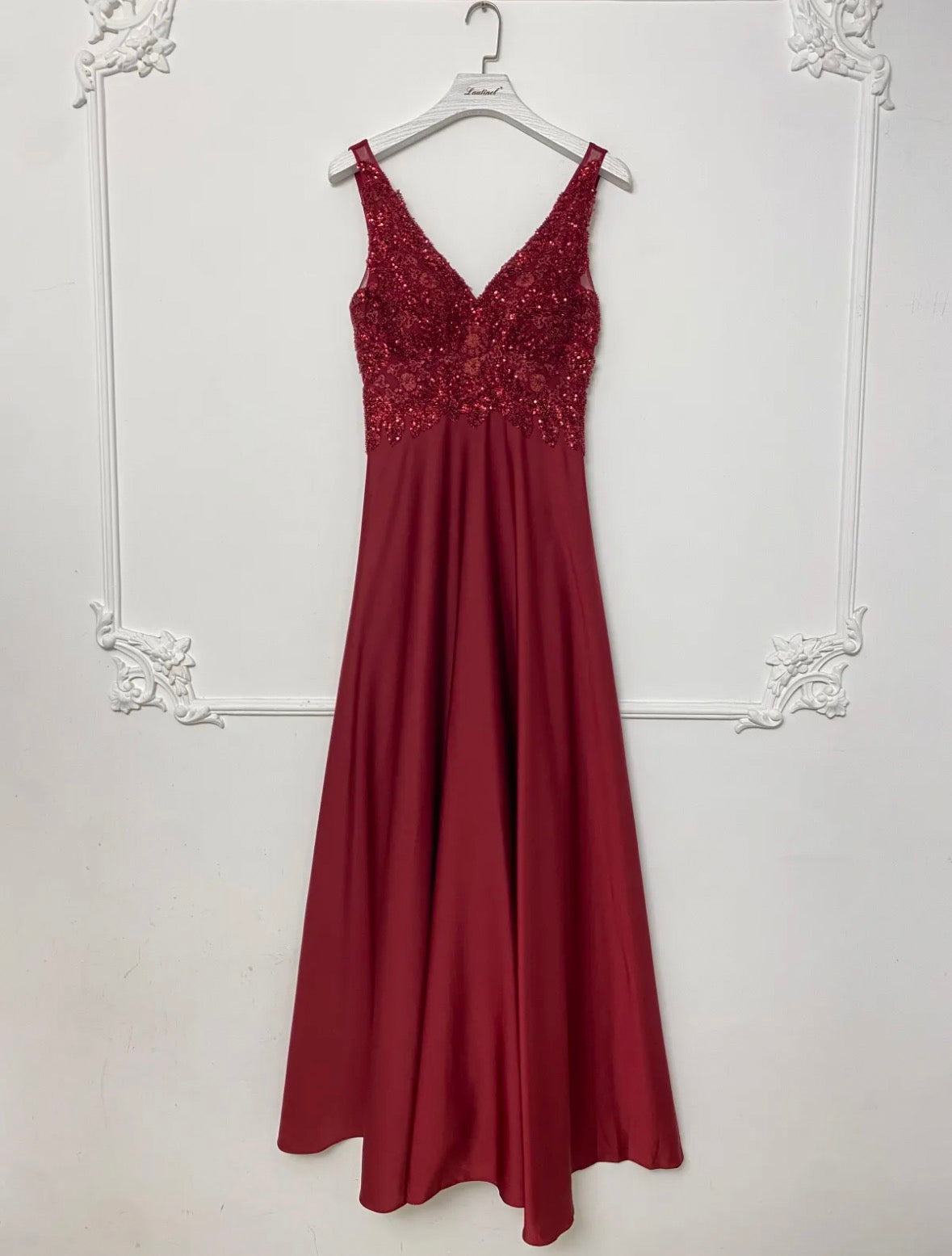 Elegantes Abendkleid mit besticktem Spitzenoberteil LAU-50011 LAU-50012 LAU-50013
