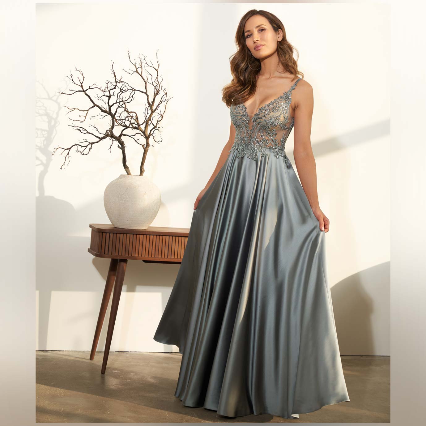Elegantes Abendkleid mit fließendem Satinrock LUX-90001 LUX-90002 LUX-90003